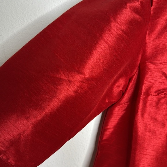 Crown & Ivy NWT plus size lined red puffy sleeve top 1X - Picture 5 of 7
